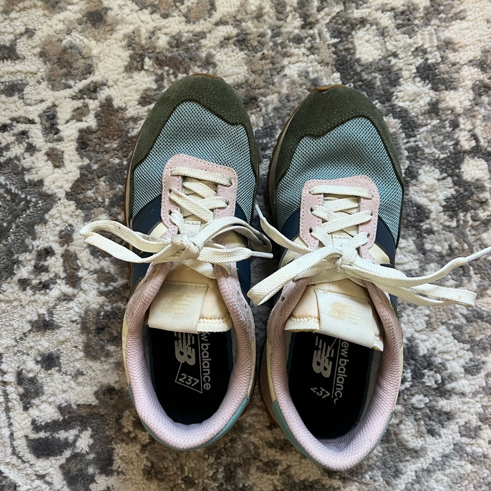 New balance 237 sneakers!